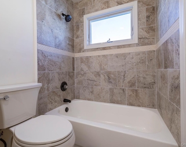 542 E Pine Street - Photo Thumbnail 17