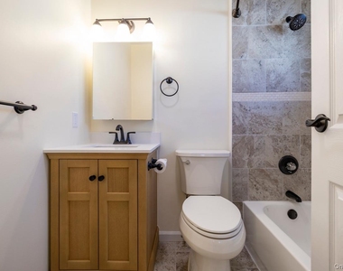 542 E Pine Street - Photo Thumbnail 19