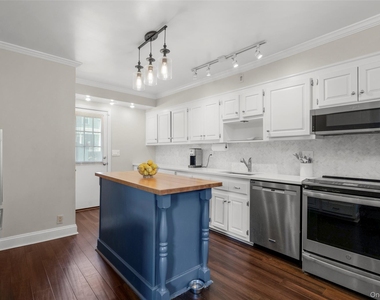 315 Maple Avenue - Photo Thumbnail 12