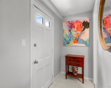 315 Maple Avenue - Photo Thumbnail 3