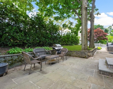 315 Maple Avenue - Photo Thumbnail 24
