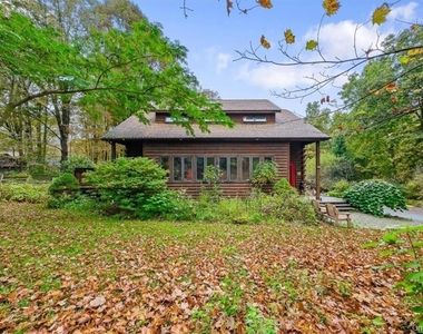 52 Cascade Road - Photo Thumbnail 1
