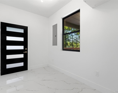 548 Lakes Road - Photo Thumbnail 13