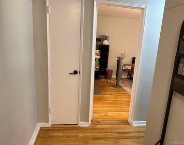 52 Yonkers Terrace - Photo Thumbnail 9