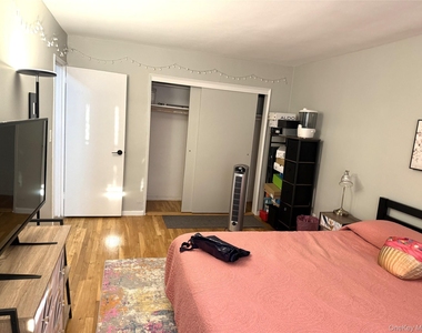 52 Yonkers Terrace - Photo Thumbnail 11