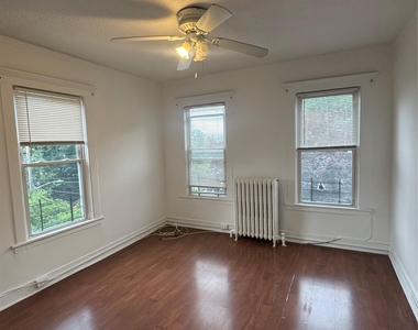 525 E 5th Street - Photo Thumbnail 3