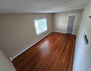 3 White Street - Photo Thumbnail 12