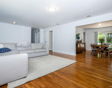 18 Carlyle Place - Photo Thumbnail 3