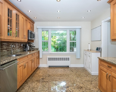 18 Carlyle Place - Photo Thumbnail 9