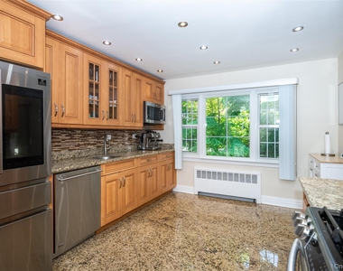 18 Carlyle Place - Photo Thumbnail 7