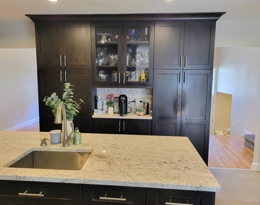 650 Prescott Place - Photo Thumbnail 7