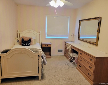 650 Prescott Place - Photo Thumbnail 17