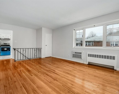 451 Main Street - Photo Thumbnail 8