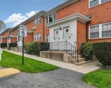 451 Main Street - Photo Thumbnail 1