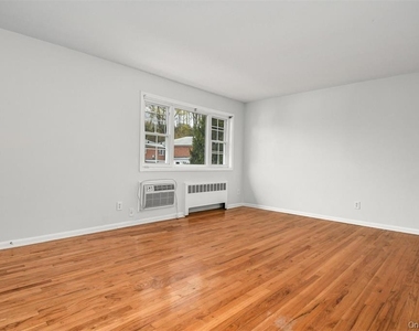 451 Main Street - Photo Thumbnail 7