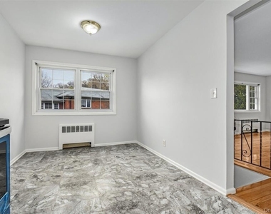 451 Main Street - Photo Thumbnail 11