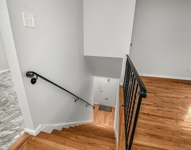 451 Main Street - Photo Thumbnail 5
