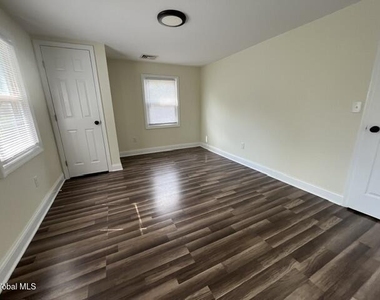 4 Katherine Road - Photo Thumbnail 12