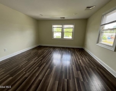 4 Katherine Road - Photo Thumbnail 15