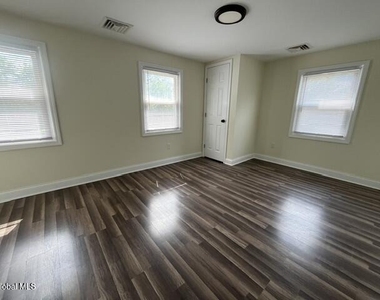 4 Katherine Road - Photo Thumbnail 10