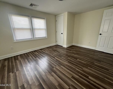 4 Katherine Road - Photo Thumbnail 9
