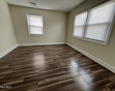 4 Katherine Road - Photo Thumbnail 7