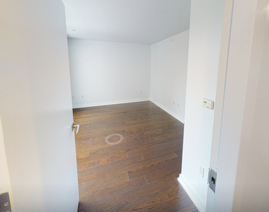 West 113th Street - Photo Thumbnail 9