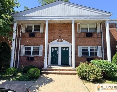 289 Main Street - Photo Thumbnail 1