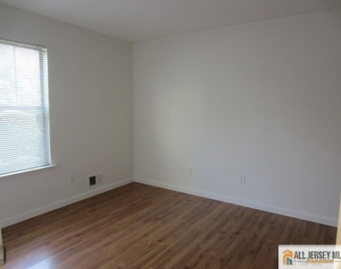 46 Lear Court - Photo Thumbnail 5