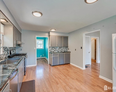 10 Jeff Street - Photo Thumbnail 26