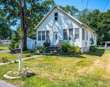10 Jeff Street - Photo Thumbnail 2