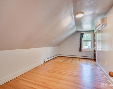 10 Jeff Street - Photo Thumbnail 23