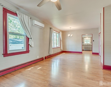 10 Jeff Street - Photo Thumbnail 6