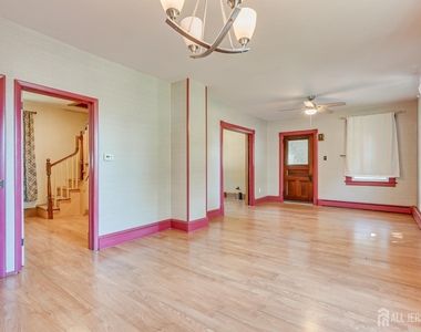 10 Jeff Street - Photo Thumbnail 18