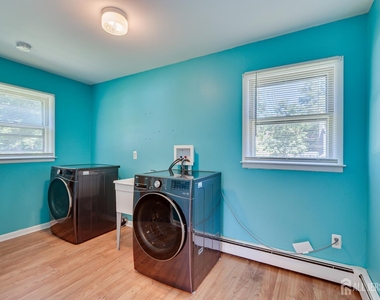 10 Jeff Street - Photo Thumbnail 16