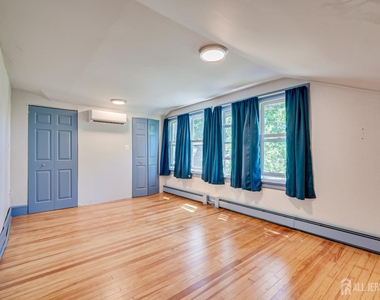 10 Jeff Street - Photo Thumbnail 27