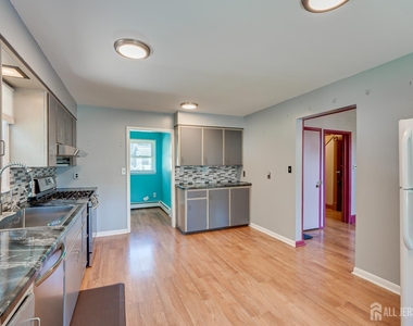 10 Jeff Street - Photo Thumbnail 14