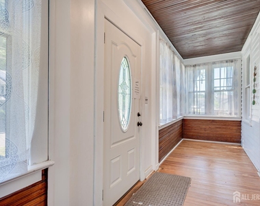 10 Jeff Street - Photo Thumbnail 4