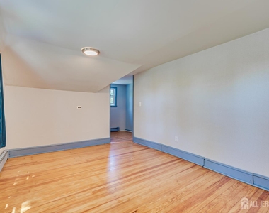 10 Jeff Street - Photo Thumbnail 26