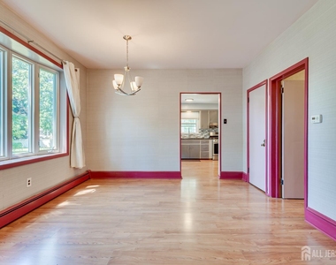 10 Jeff Street - Photo Thumbnail 5