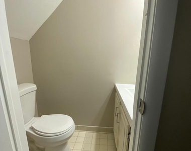 254 Hampshire Drive - Photo Thumbnail 11