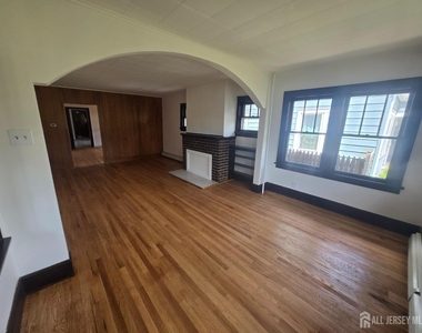 108 Bell Avenue - Photo Thumbnail 3