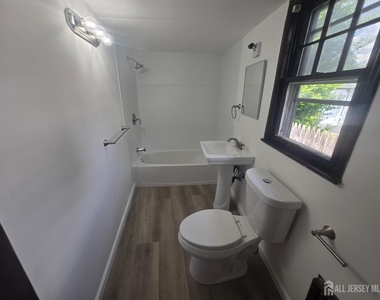 108 Bell Avenue - Photo Thumbnail 13
