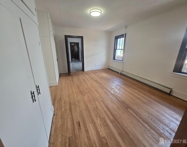 108 Bell Avenue - Photo Thumbnail 6