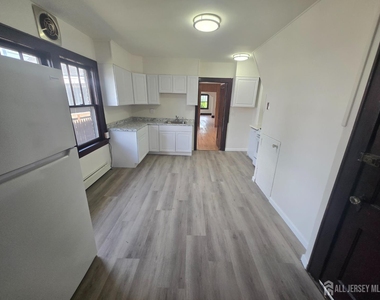 108 Bell Avenue - Photo Thumbnail 11