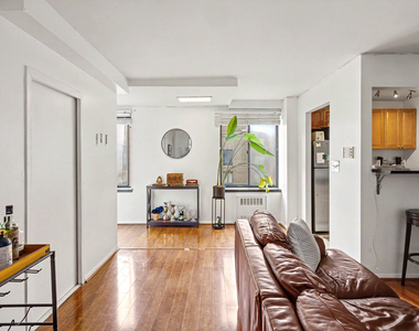 280 Rector Place - Photo Thumbnail 1