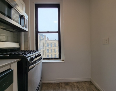 25-21 31st Avenue - Photo Thumbnail 2