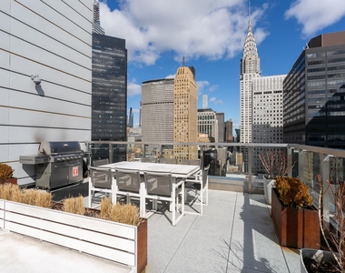 325 Lexington Avenue - Photo Thumbnail 9