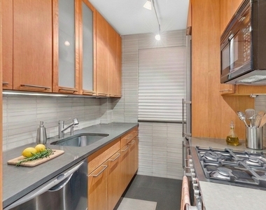 440 E 62nd Street - Photo Thumbnail 5