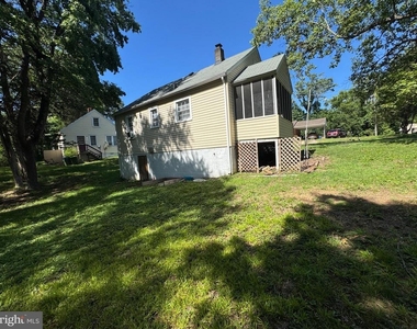 516 Wyne Drive - Photo Thumbnail 2